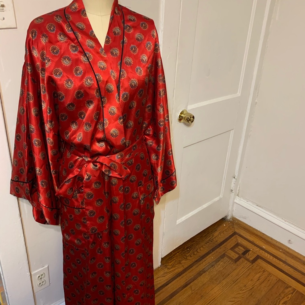 Vintage Natori Kimono Robe - Picture 2 of 6